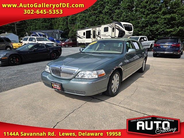2006 LINCOLN Town Car