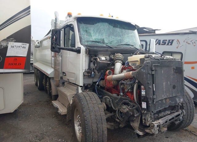 1996 PETERBILT 377