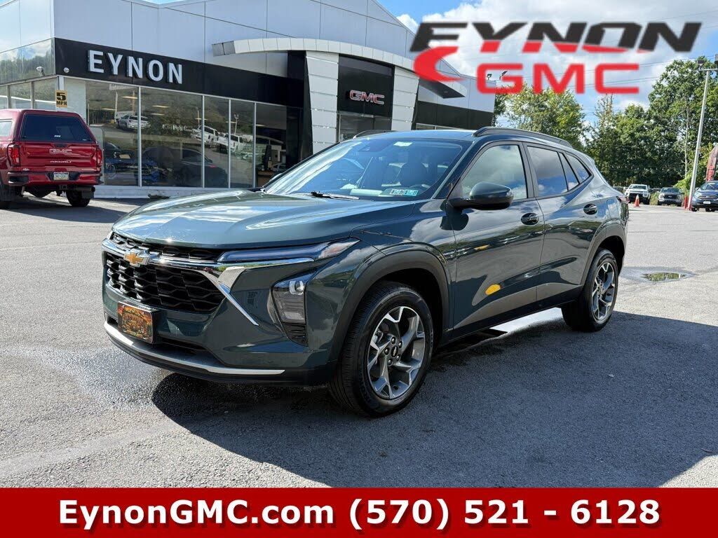 2025 CHEVROLET Trax