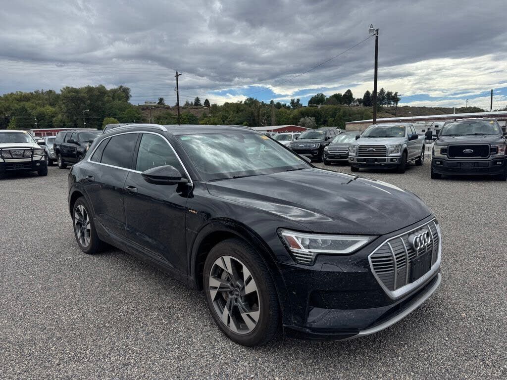 2021 AUDI e-tron