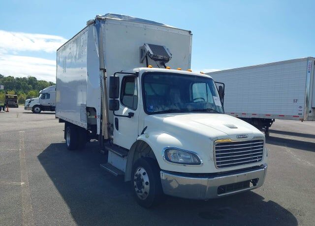 2015 FREIGHTLINER M2