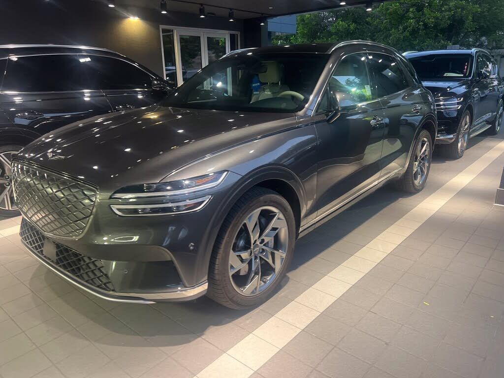 2023 GENESIS GV70