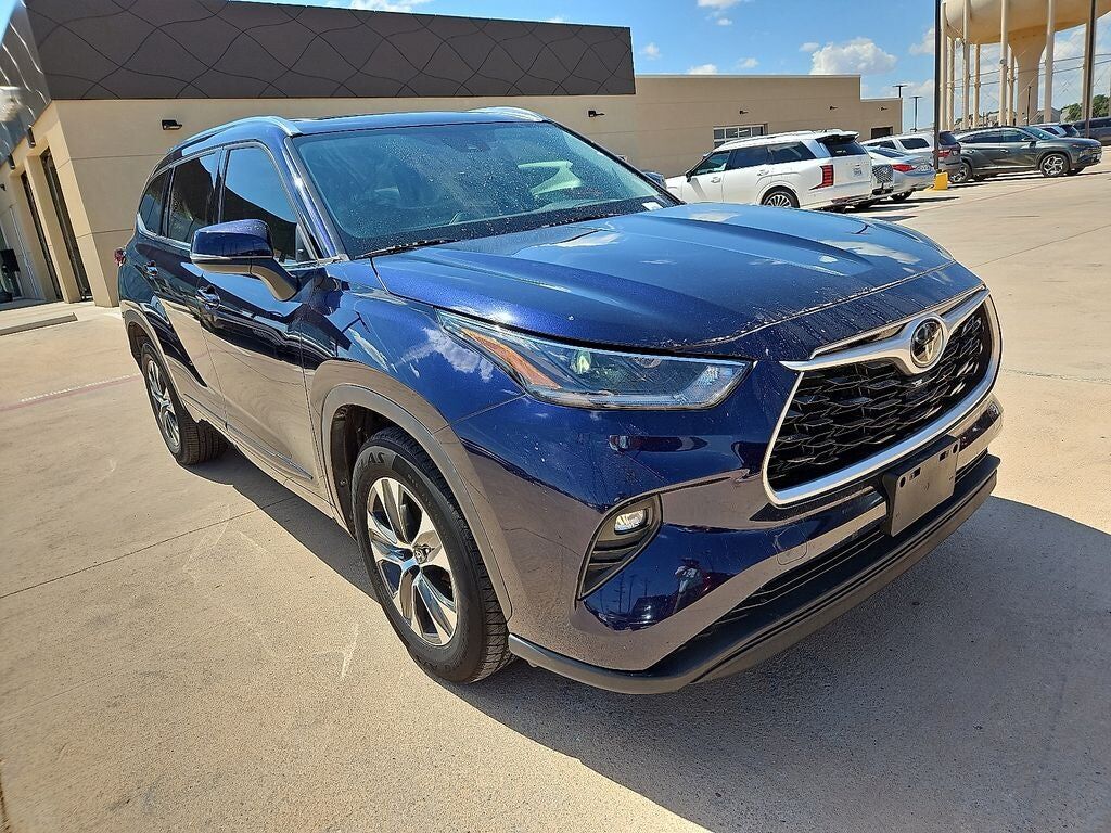 2021 TOYOTA Highlander