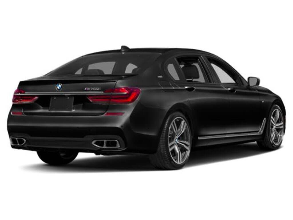 2019 BMW M760i