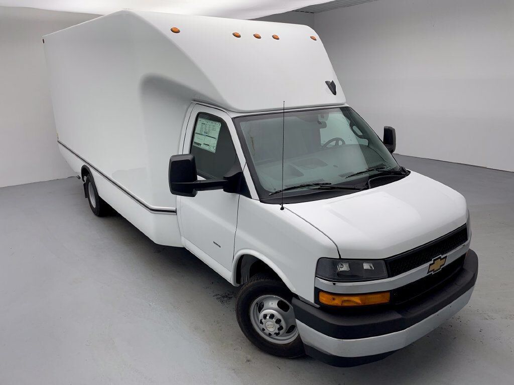 2026 CHEVROLET Express