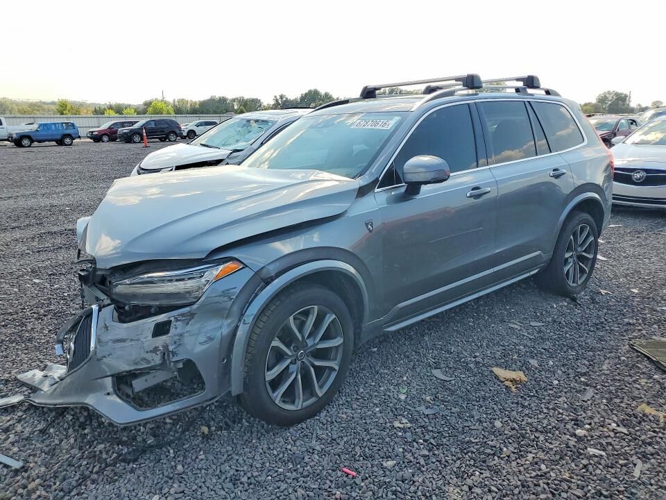 2017 VOLVO XC90