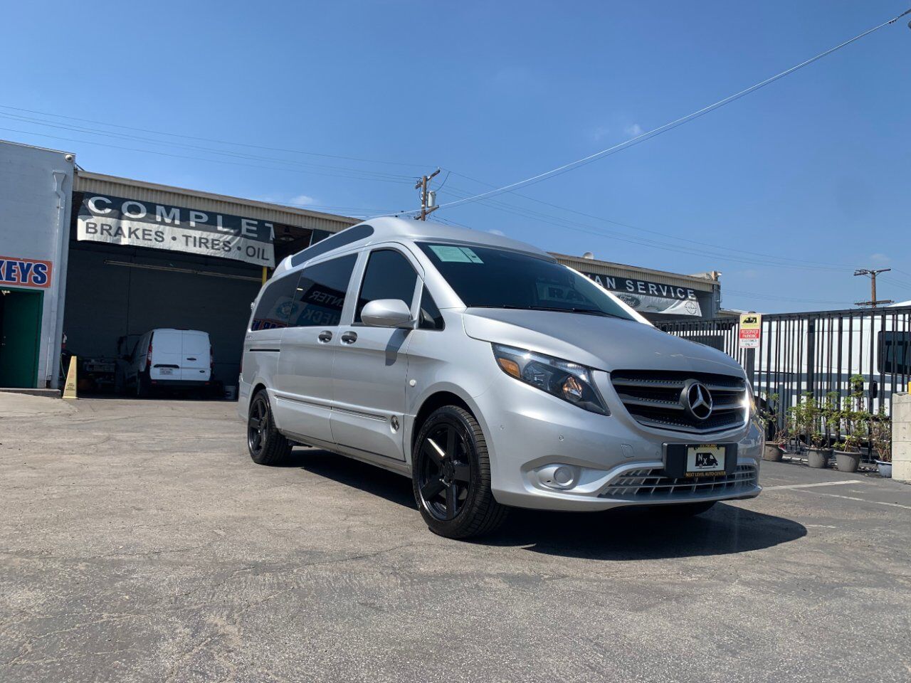 2020 Mercedes-Benz METRIS