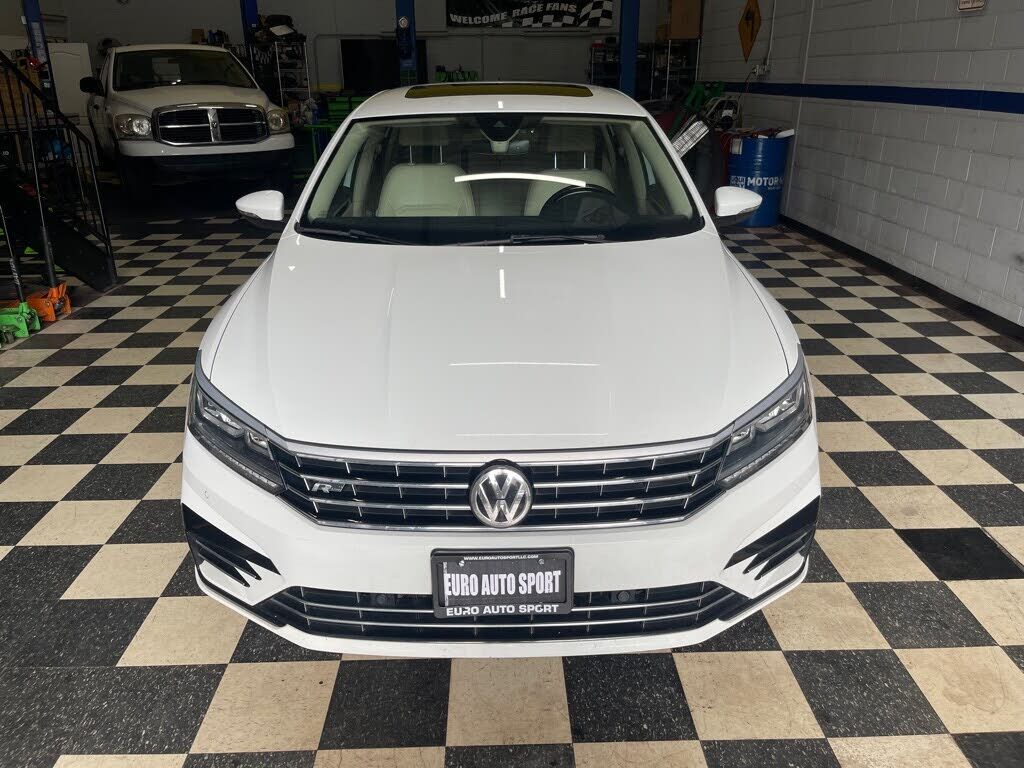 2019 VOLKSWAGEN Passat