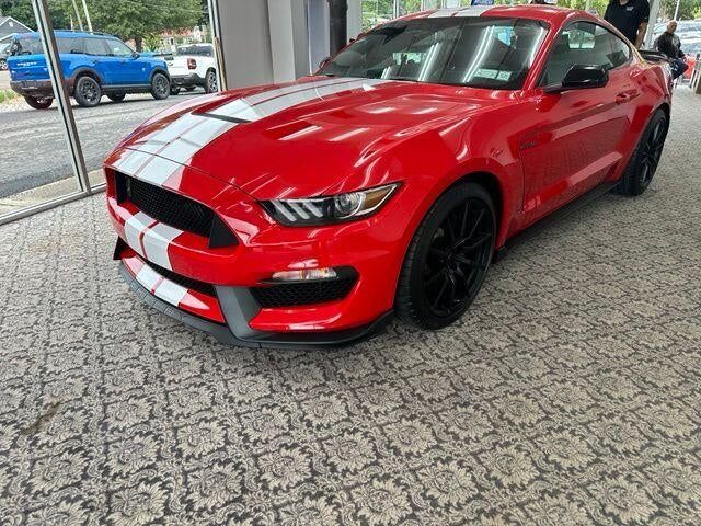 2017 FORD Mustang