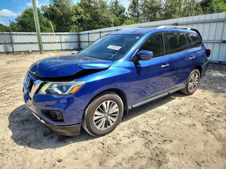 2017 NISSAN Pathfinder