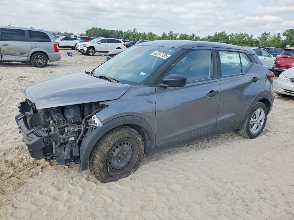 2022 NISSAN Kicks