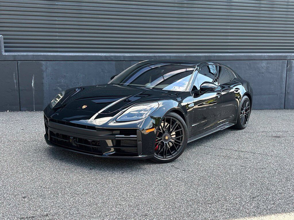 2025 PORSCHE Panamera
