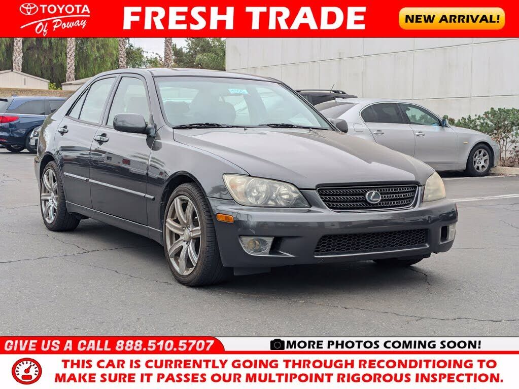 2004 LEXUS IS