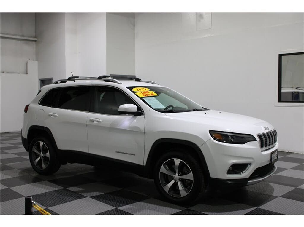 2019 JEEP Cherokee
