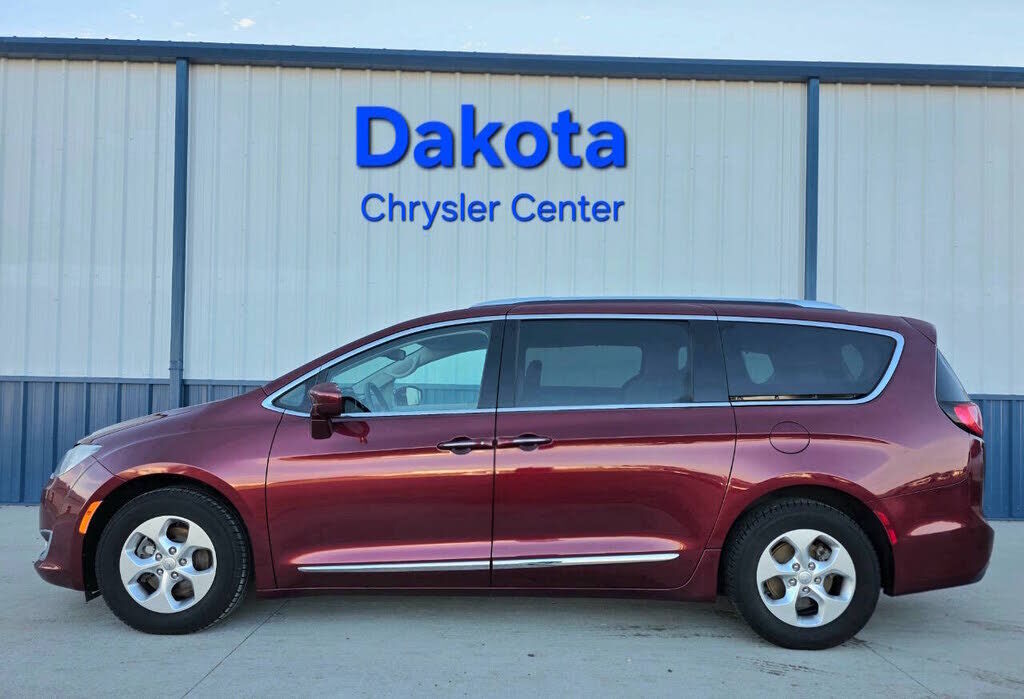 2017 CHRYSLER Pacifica