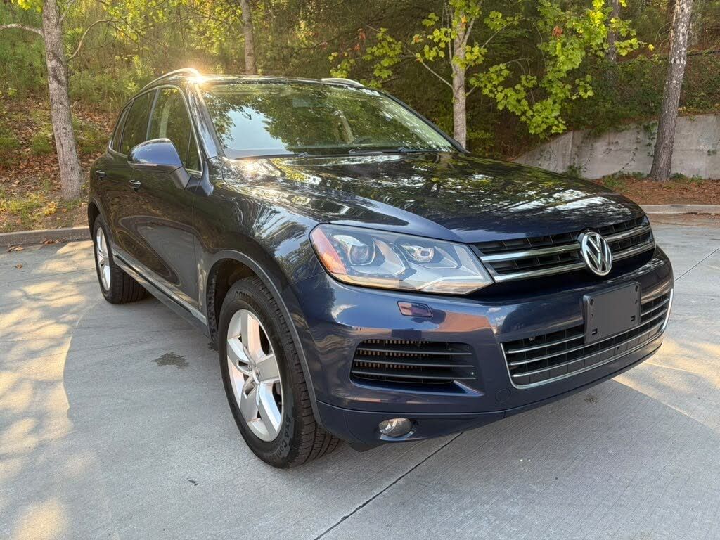 2012 VOLKSWAGEN Touareg