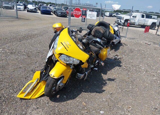 2002 HONDA GL1800