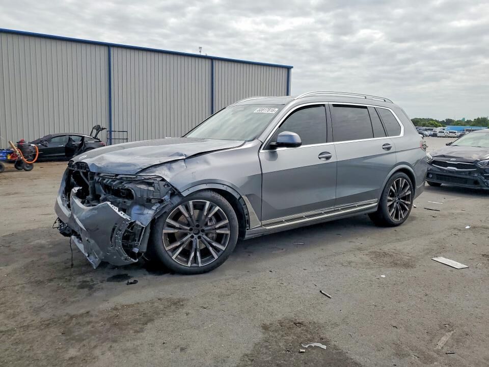 2025 BMW X7