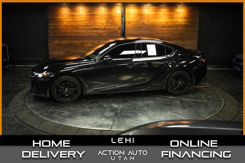 2021 LEXUS IS