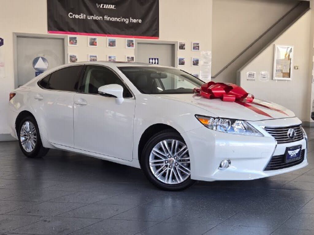 2014 LEXUS ES