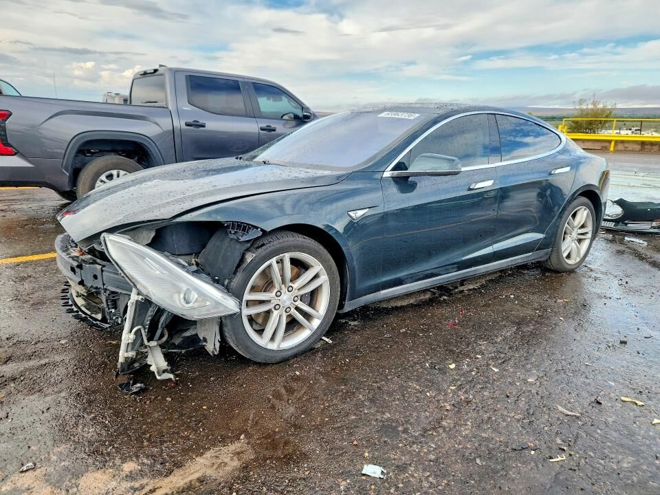 2014 TESLA Model S