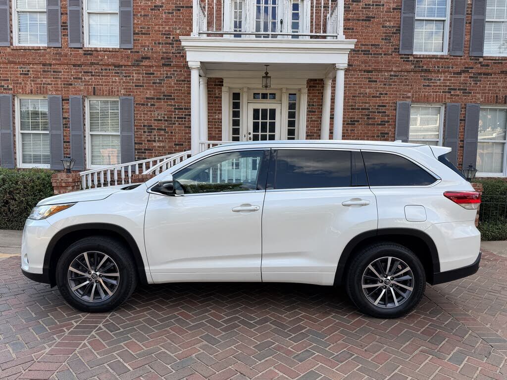 2018 TOYOTA Highlander