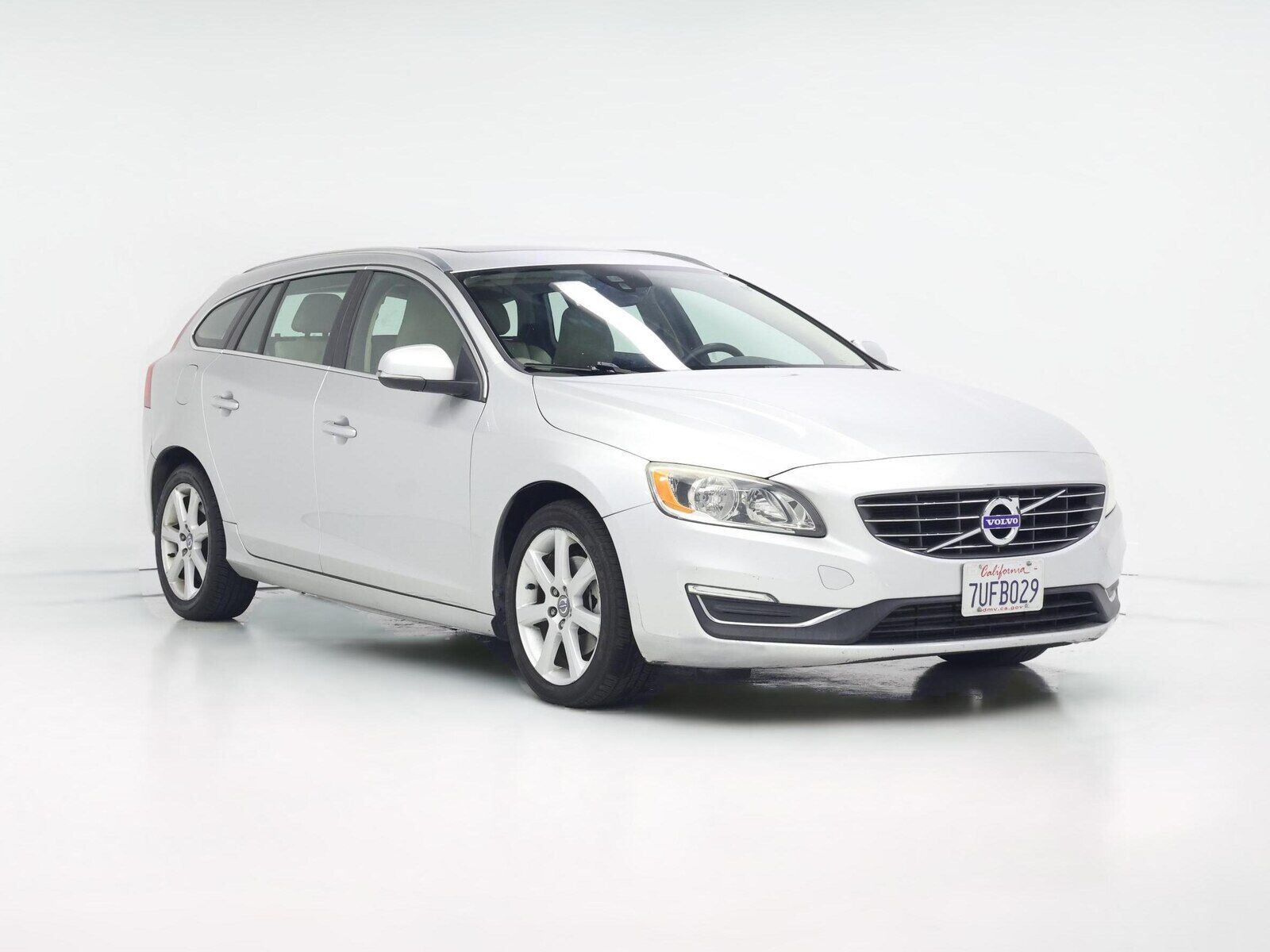 2017 VOLVO V60
