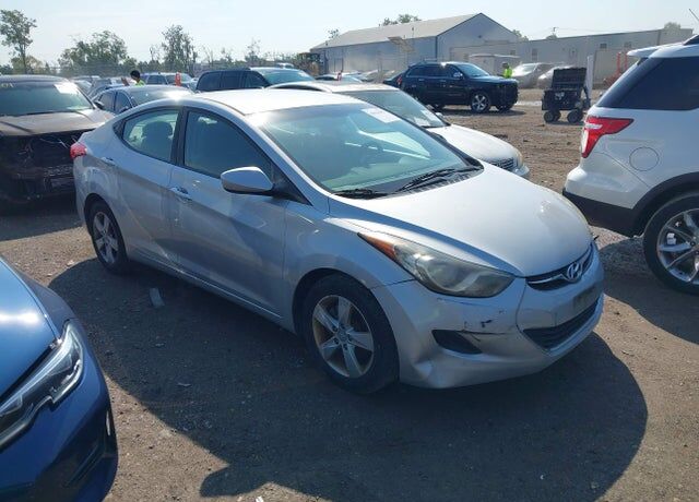 2011 HYUNDAI Elantra