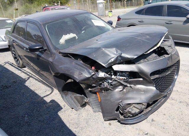 2019 CHRYSLER 300