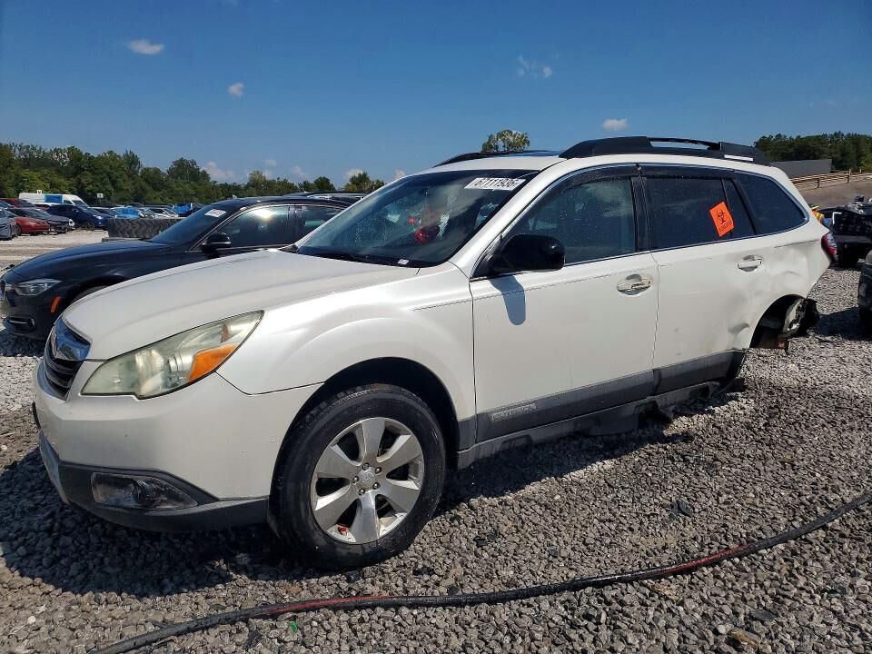 2011 SUBARU Outback