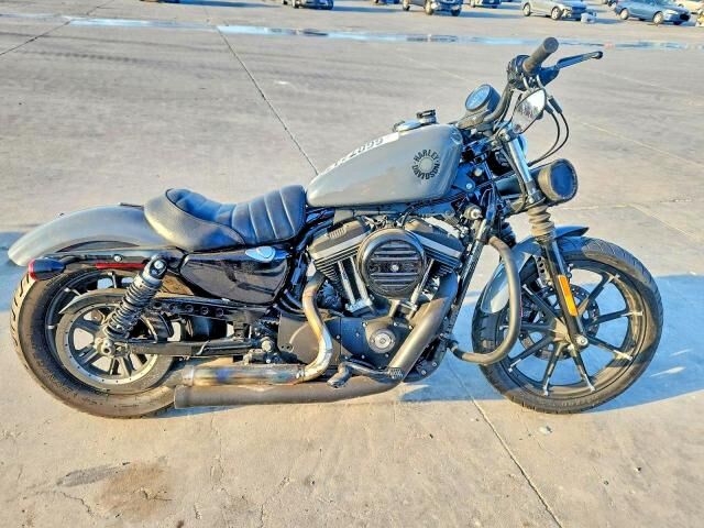 2022 HARLEY DAVIDSON Iron 883