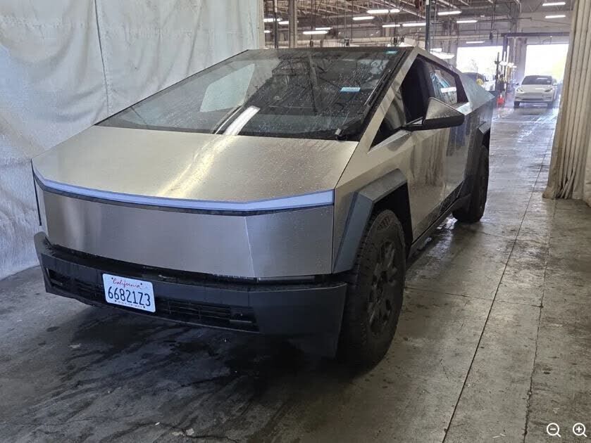 2024 TESLA Cybertruck