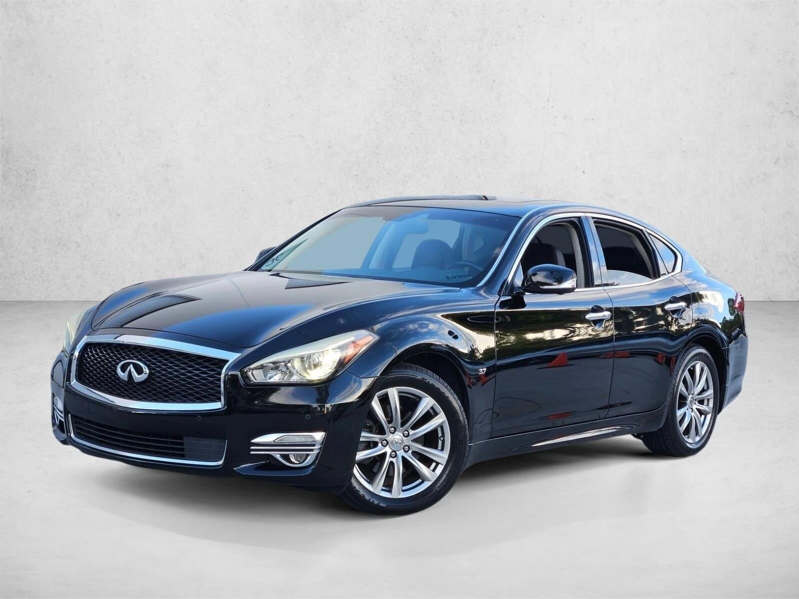 2016 INFINITI Q70