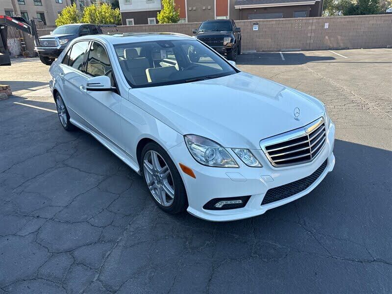 2011 MERCEDES-BENZ E-Class