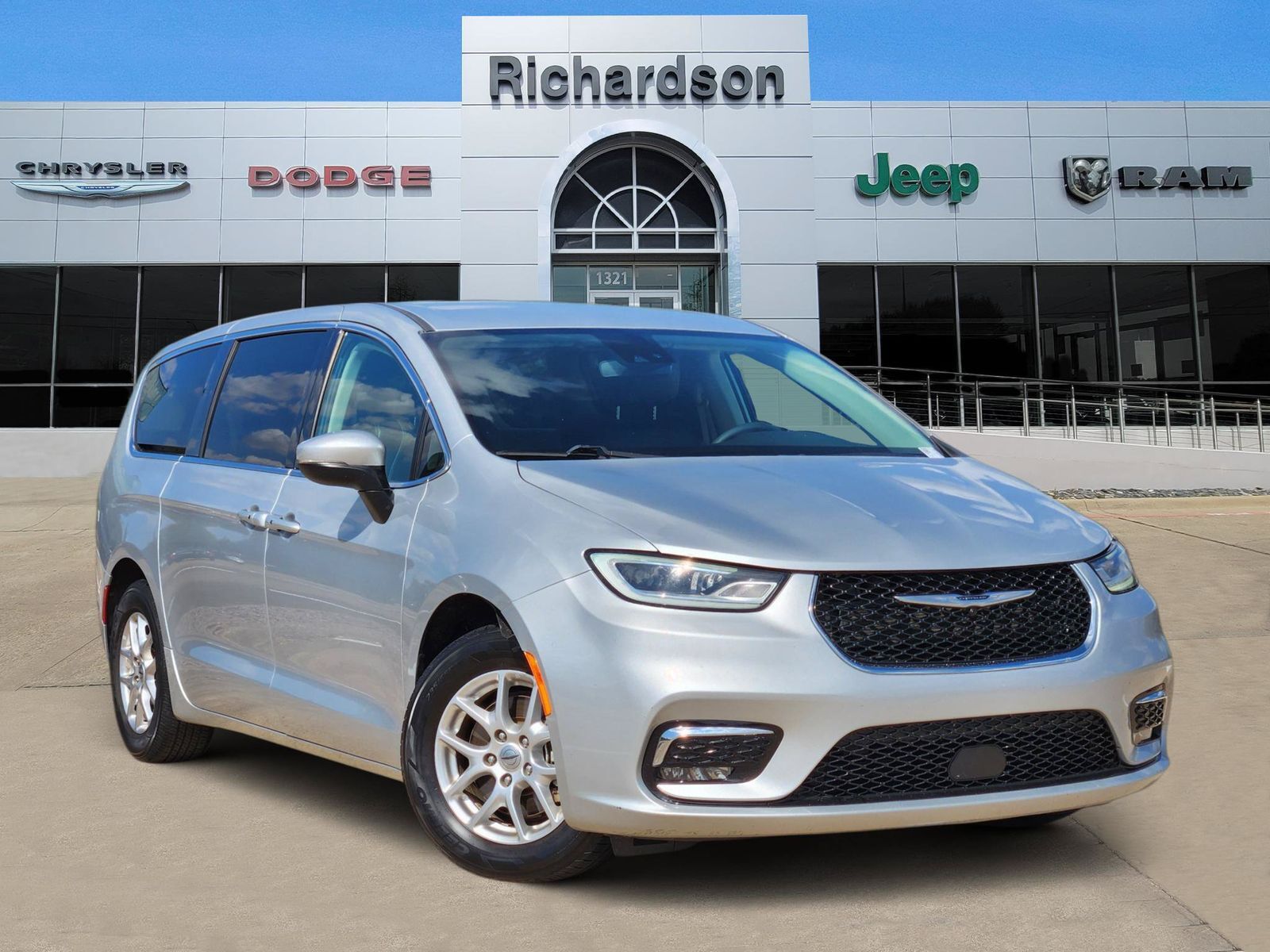 2023 CHRYSLER Pacifica