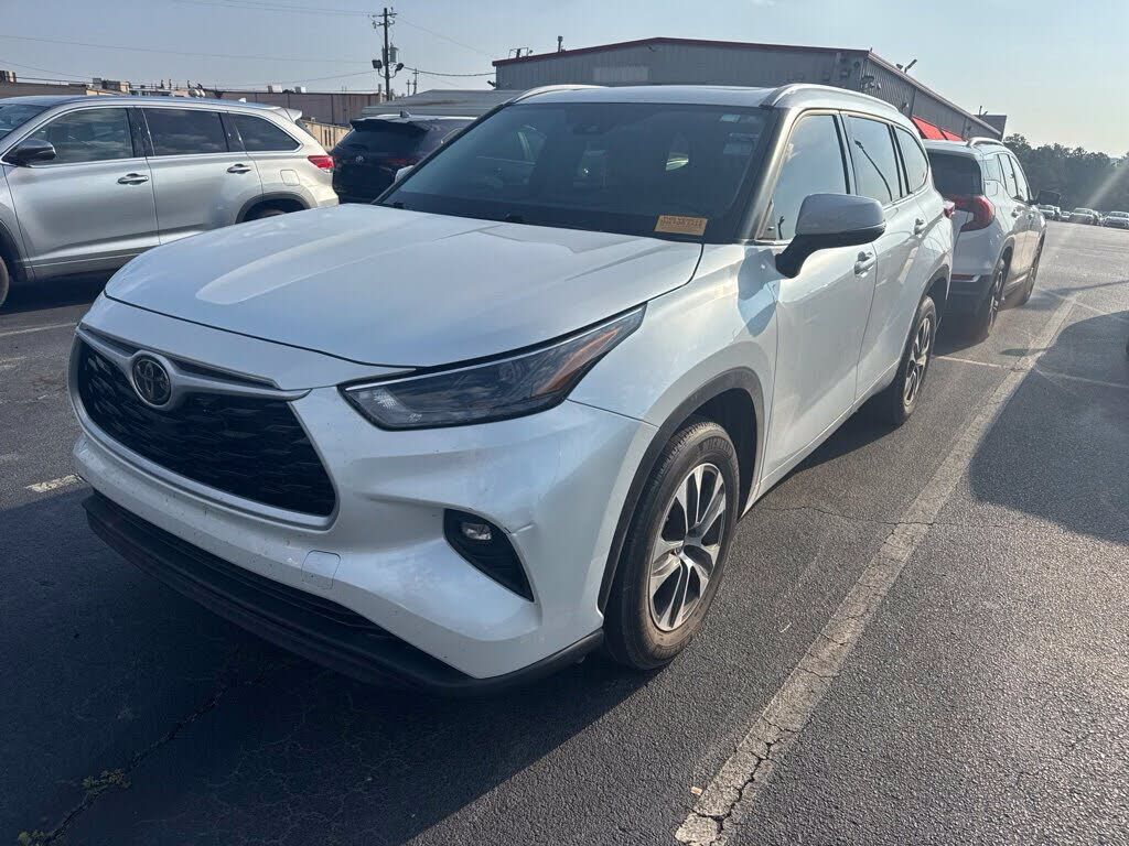 2022 TOYOTA Highlander