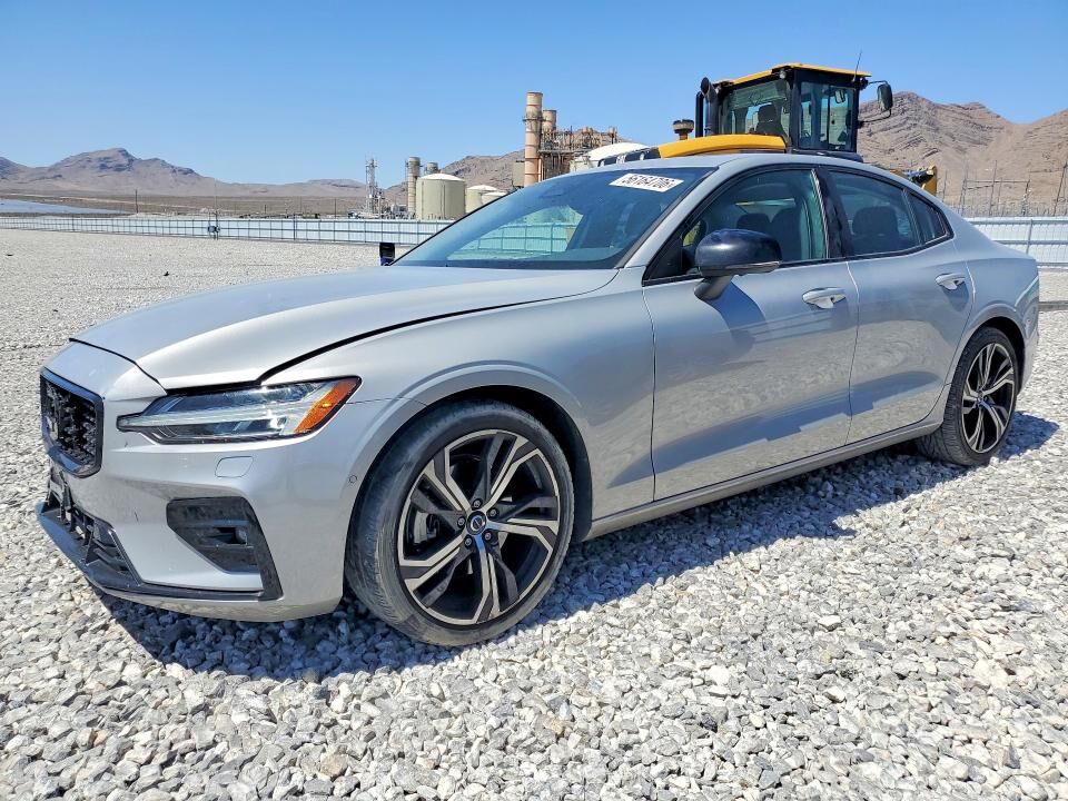 2024 VOLVO S60