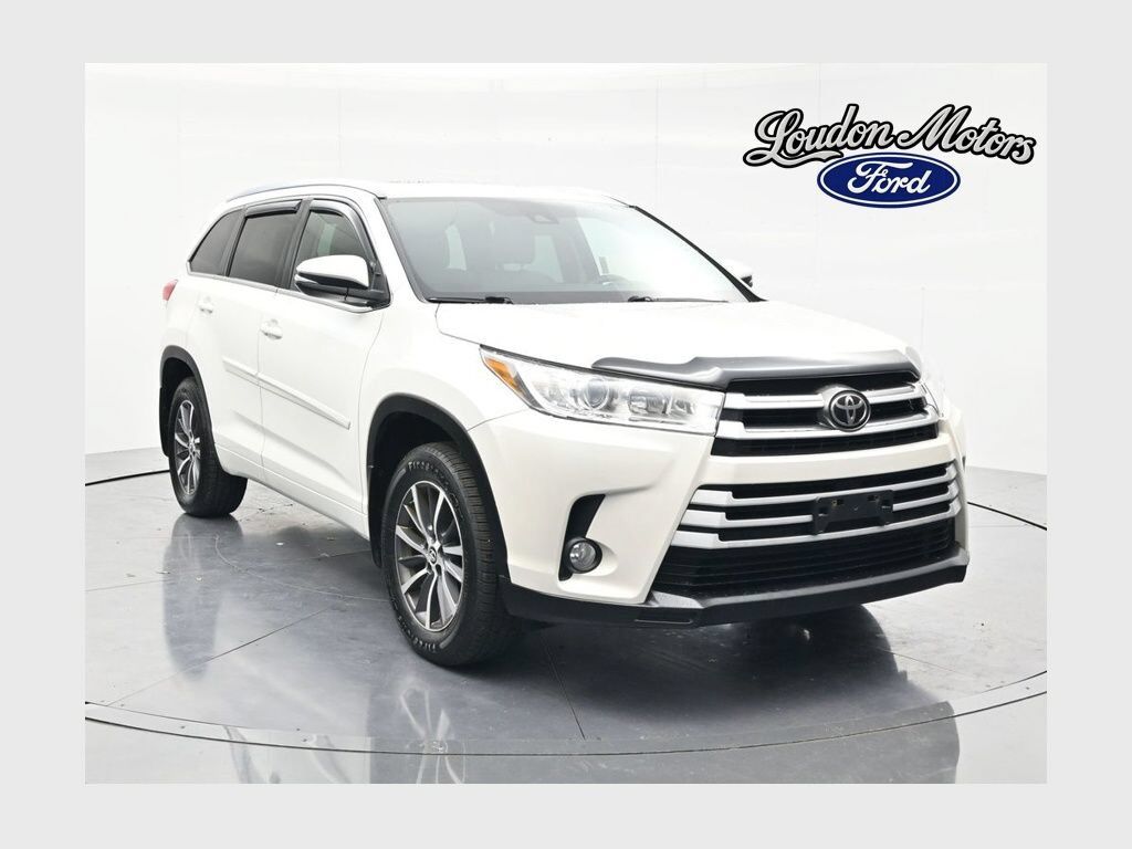 2017 TOYOTA Highlander