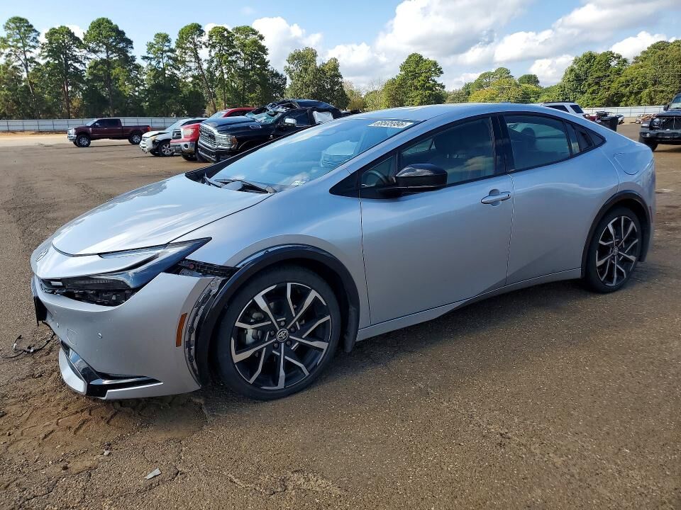 2024 TOYOTA Prius