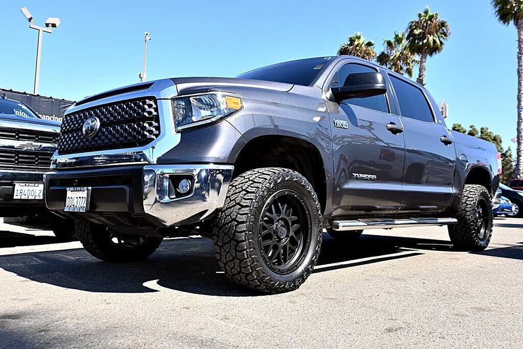 2020 TOYOTA Tundra