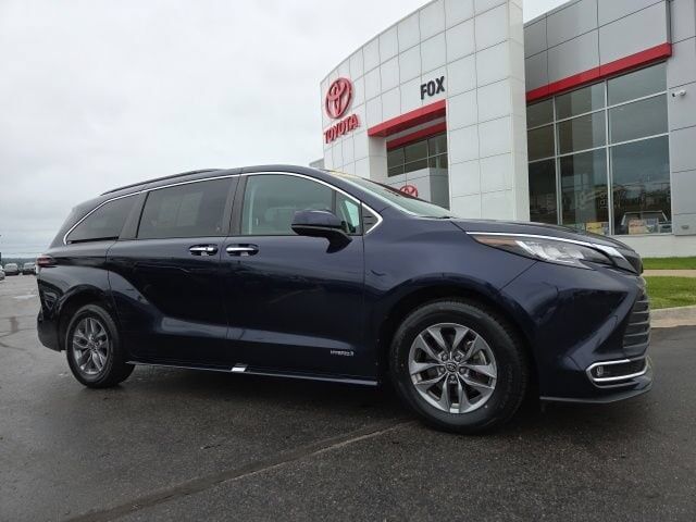 2021 TOYOTA Sienna