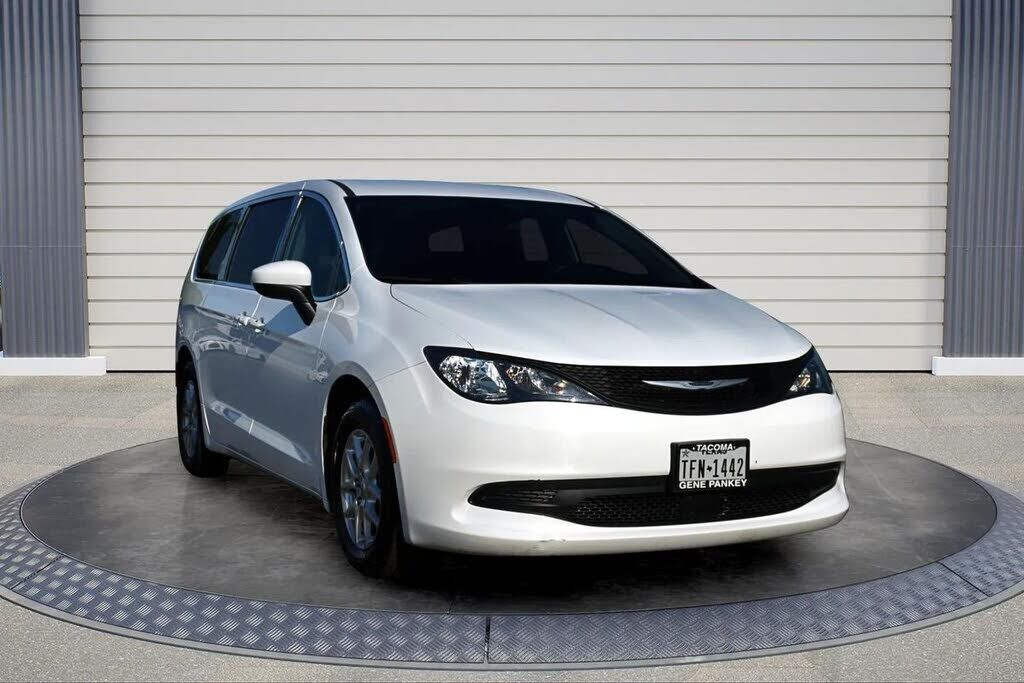 2023 CHRYSLER Voyager