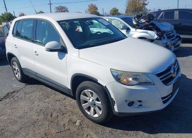 2010 VOLKSWAGEN Tiguan