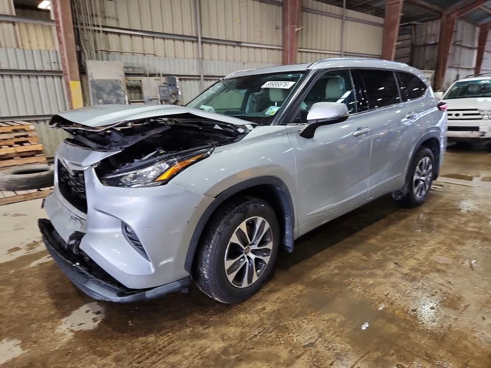 2020 TOYOTA Highlander