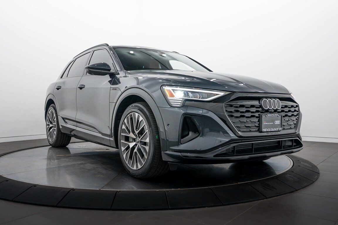 2024 AUDI Q8