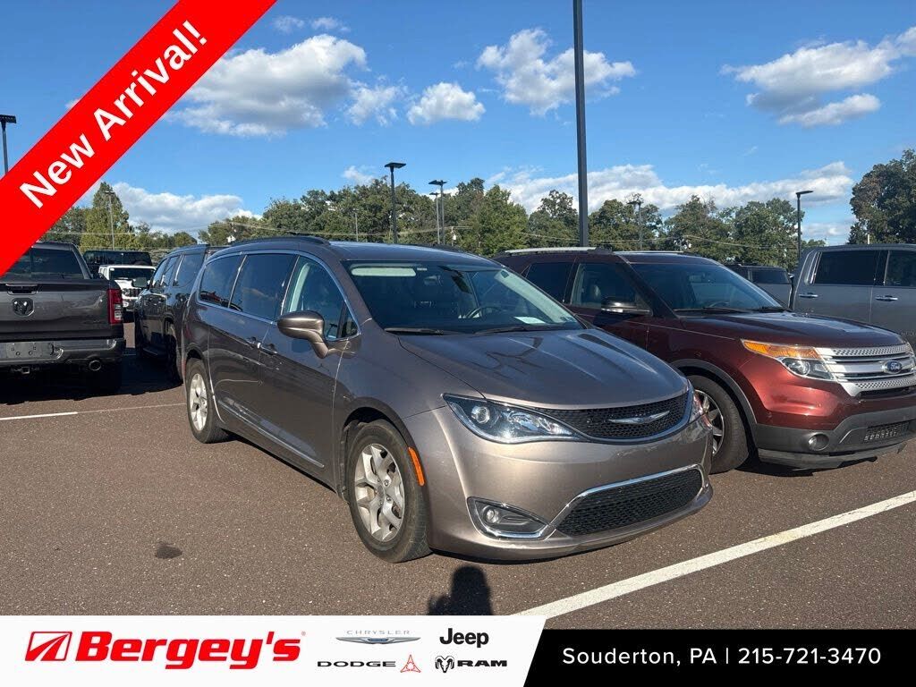 2017 CHRYSLER Pacifica