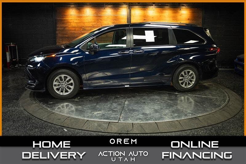 2023 TOYOTA Sienna