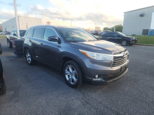 2016 TOYOTA Highlander
