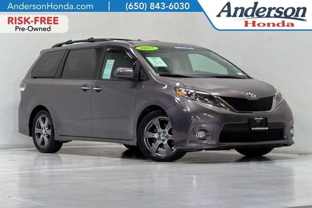 2017 TOYOTA Sienna