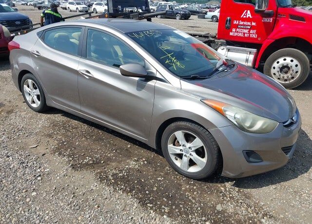2011 HYUNDAI Elantra